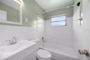 275 Lakeview Dr, North Fort Myers, FL 33917 - Photo 11