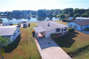 275 Lakeview Dr, North Fort Myers, FL 33917 - Photo 27