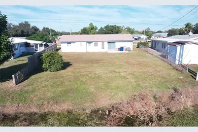 275 Lakeview Drive, North Fort Myers, FL 33917 - Photo 31