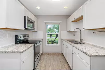 5355 Crestlake Boulevard #65, Sarasota, FL 34233 - Photo 9