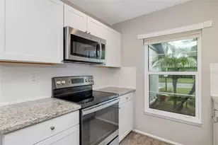 5355 Crestlake Blvd, Sarasota, FL 34233 - Photo 11