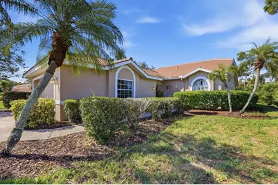9402 Forest Hills Circle, Sarasota, FL 34238 - Photo 5
