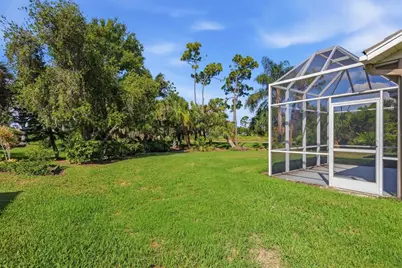 9402 Forest Hills Circle, Sarasota, FL 34238 - Photo 43