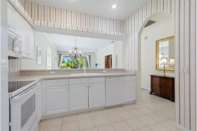 9402 Forest Hills Circle, Sarasota, FL 34238 - Photo 21