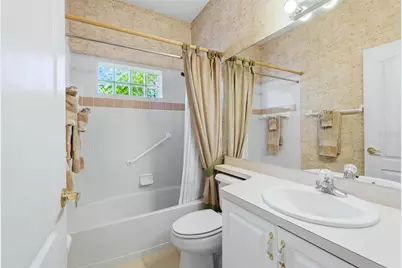 9402 Forest Hills Circle, Sarasota, FL 34238 - Photo 25