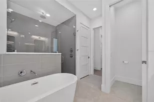 2430 Floyd St, Sarasota, FL 34239 - Photo 25