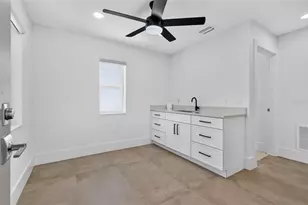 2430 Floyd St, Sarasota, FL 34239 - Photo 63