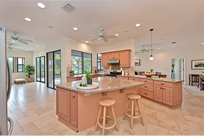 6708 90th Street E, Bradenton, FL 34202 - Photo 9