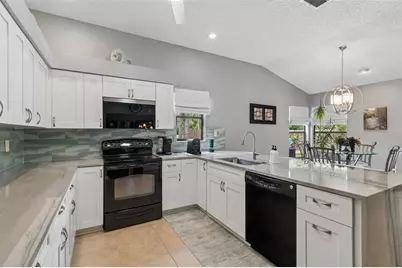 650 Sweetbriar Drive, Oldsmar, FL 34677 - Photo 17