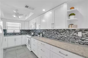 4740 Marsh Field Rd, Sarasota, FL 34235 - Photo 11