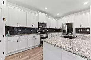 7322 34th Ct E, Sarasota, FL 34243 - Photo 15