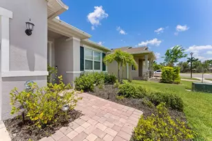 7322 34th Ct E, Sarasota, FL 34243 - Photo 3
