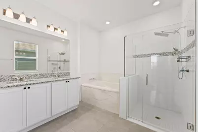 7322 34th Court E, Sarasota, FL 34243 - Photo 31