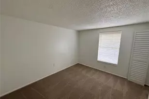 308 57th Ave Dr E, Bradenton, FL 34203 - Photo 15