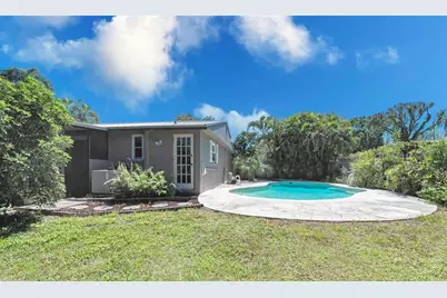 3217 Restful Lane, Sarasota, FL 34231 - Photo 3