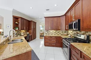7215 Marston Ct, University Park, FL 34201 - Photo 9