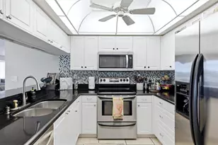 1103 Edgewater Cir, Bradenton, FL 34209 - Photo 13