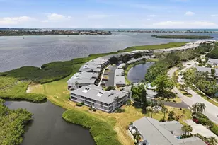 1103 Edgewater Cir, Bradenton, FL 34209 - Photo 1