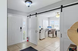1103 Edgewater Cir, Bradenton, FL 34209 - Photo 3