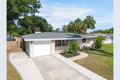 4200 Des Plaines Drive, Sarasota, FL 34233 - Photo 9