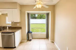 3435 Dunbar Dr, Sarasota, FL 34232 - Photo 11