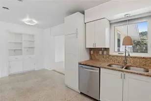 2627 Dueby St, Sarasota, FL 34231 - Photo 13