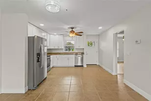 9821 Hernando Ct, Bradenton, FL 34210 - Photo 9