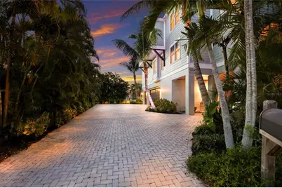 526 56th Street, Holmes Beach, FL 34217 - Photo 7