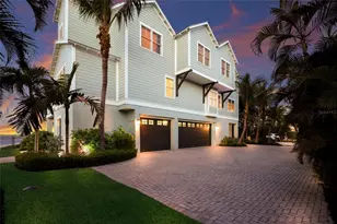 526 56th St, Holmes Beach, FL 34217 - Photo 3