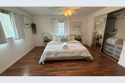 727 47th Street W, Palmetto, FL 34221 - Photo 9