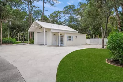 2810 Sarasota Golf Club Boulevard, Sarasota, FL 34240 - Photo 17