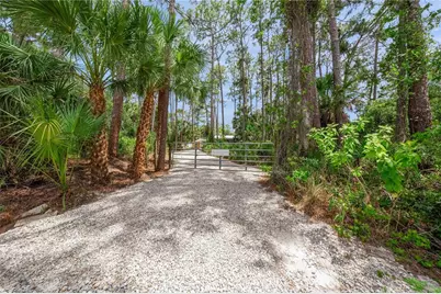 2810 Sarasota Golf Club Boulevard, Sarasota, FL 34240 - Photo 59