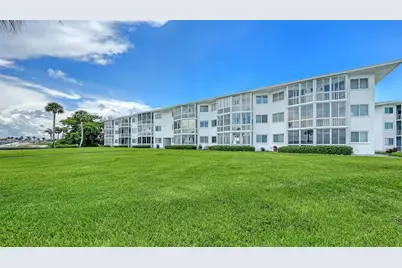 777 John Ringling Boulevard #24, Sarasota, FL 34236 - Photo 3