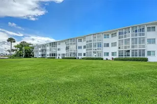 777 John Ringling Blvd, Sarasota, FL 34236 - Photo 3