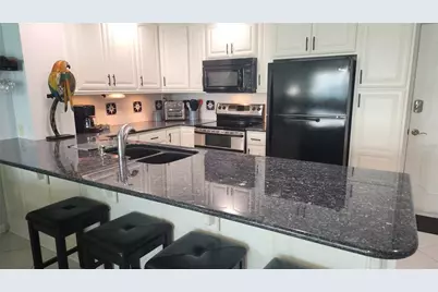 777 John Ringling Boulevard #24, Sarasota, FL 34236 - Photo 7