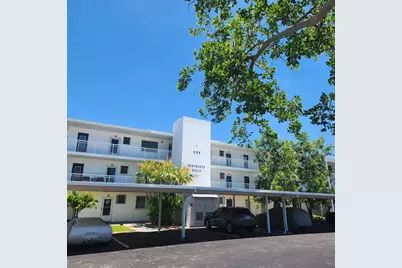 777 John Ringling Boulevard #24, Sarasota, FL 34236 - Photo 3