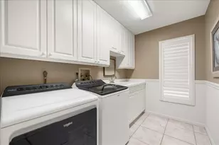 4010 Country View Dr, Sarasota, FL 34233 - Photo 23