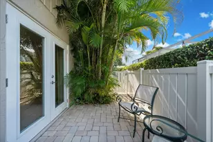 4010 Country View Dr, Sarasota, FL 34233 - Photo 35