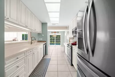 4010 Country View Drive, Sarasota, FL 34233 - Photo 7