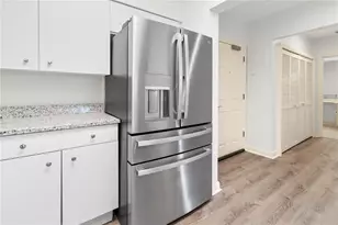 3731 Sarasota Square Blvd, Sarasota, FL 34238 - Photo 17