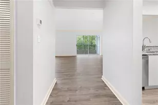 3731 Sarasota Square Blvd, Sarasota, FL 34238 - Photo 9