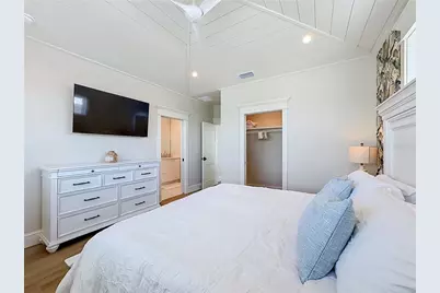 2918 Gulf Drive, Bradenton Beach, FL 34217 - Photo 41