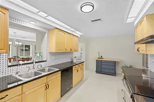 5701 Blount Ave, Sarasota, FL 34231 - Photo 9