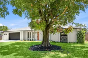 5701 Blount Ave, Sarasota, FL 34231 - Photo 3
