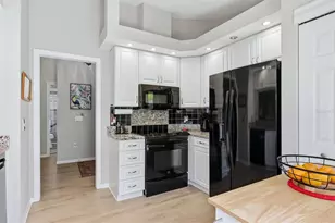 211 Carriage House Ln, Nokomis, FL 34275 - Photo 15