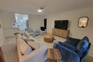 323 Madison Dr, Sarasota, FL 34236 - Photo 5