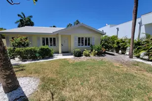 323 Madison Dr, Sarasota, FL 34236 - Photo 1