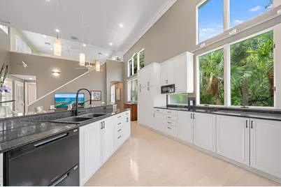 617 Weston Pointe Court, Longboat Key, FL 34228 - Photo 15