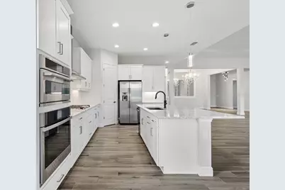 8282 Grande Shores Drive, Sarasota, FL 34240 - Photo 25