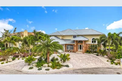 620 North Point Drive, Holmes Beach, FL 34217 - Photo 5